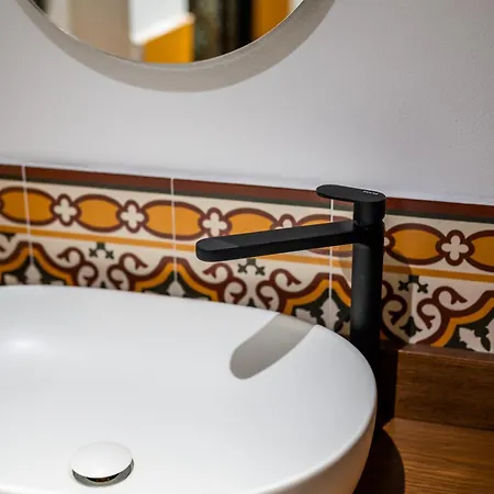 Tra I Vicoli Di Napoli, La Olivella Design E Apartment